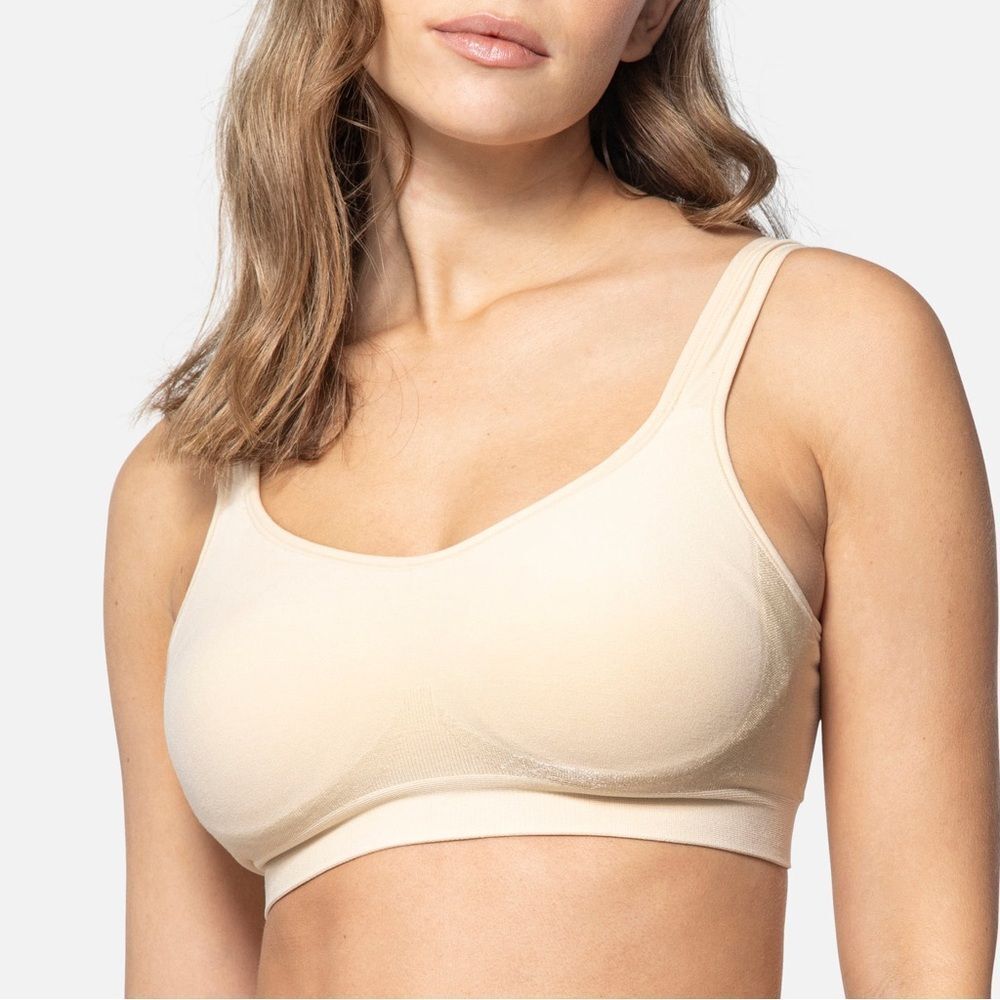 Underoutfit THE COMFORT SHAPING BRA in 
Sand Non adjustable straps NWT in packag